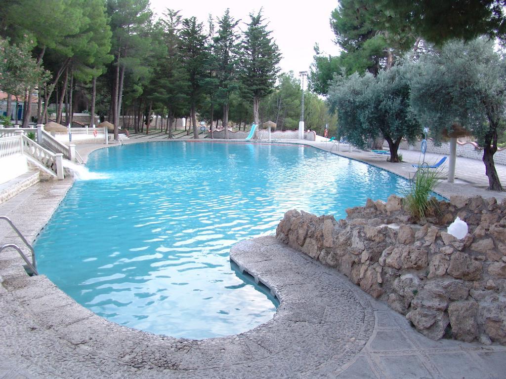 Balneario De Alicun De Las Torres Villanueva de las Torres Экстерьер фото